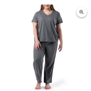 Women's NWT Fruit of the Loom Soft & Breathable  2pc Pajama Set. .